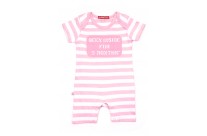 Combinaison manches courtes "Been inside" rose by Oh Baby London